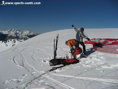 Dépliage de la voile du parapente